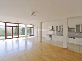 Pronájem rodinného domu, Praha - Nebušice, 360 m2