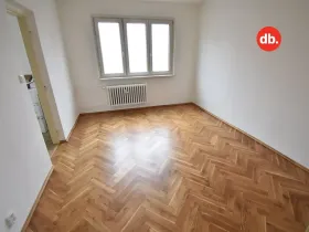 Prodej bytu 3+1, Karlovy Vary, Sokolovská, 71 m2