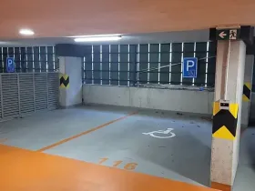 Pronájem garážového stání, Praha - Hlubočepy, Hugo Haase, 16 m2
