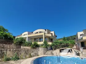 Prodej vícegeneračního domu, Varna, Bulharsko, 253 m2