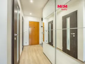Prodej bytu 2+kk, Praha - Kobylisy, Rajmonova, 44 m2