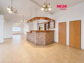 Pronájem obchodního prostoru, Plzeň - Lobzy, Petřínská, 88 m2