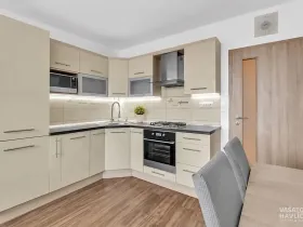 Pronájem bytu 2+kk, Hradec Králové, třída Edvarda Beneše, 49 m2