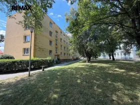 Pronájem bytu 2+1, Slavkov u Brna, Komenského náměstí, 55 m2