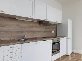 Prodej bytu 2+kk, Praha - Holešovice, U garáží, 44 m2