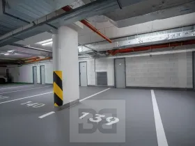 Pronájem garážového stání, Praha - Hloubětín, Poděbradská, 18 m2