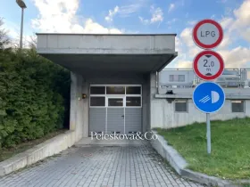 Prodej garážového stání, Praha, Formanská, 19 m2