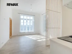 Prodej bytu 1+kk, Vráž, Nad Loděnicí, 28 m2