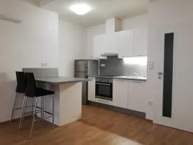 Pronájem bytu 2+kk, Praha - Vršovice, Karpatská, 49 m2