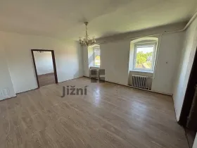 Prodej bytu 2+1, Uherčice, 98 m2