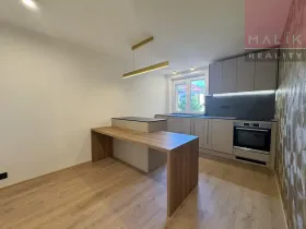 Prodej bytu 2+1, Ostrov, Masarykova, 68 m2