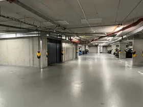 Pronájem garážového stání, Praha - Smíchov, Pod Barvířkou, 16 m2