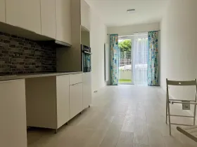 Pronájem bytu 1+kk, Praha - Hostavice, Českobrodská, 35 m2