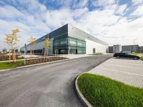 Pronájem skladu, Praha - Hostivař, K pérovně, 2428 m2