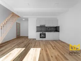 Pronájem bytu 2+kk, Praha - Smíchov, Nádražní, 49 m2
