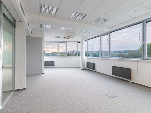 Pronájem kanceláře, Praha - Holešovice, Jankovcova, 477 m2