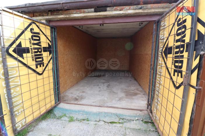 Prodej garáže, Praha, Novobohdalecká, 18 m2