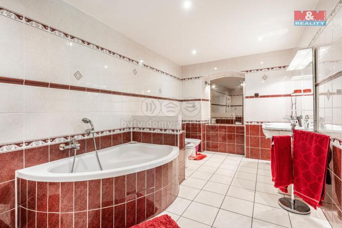 Prodej restaurace, Velké Březno, 700 m2