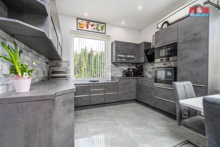 Prodej kanceláře, Praha - Újezd nad Lesy, Velimská, 250 m2