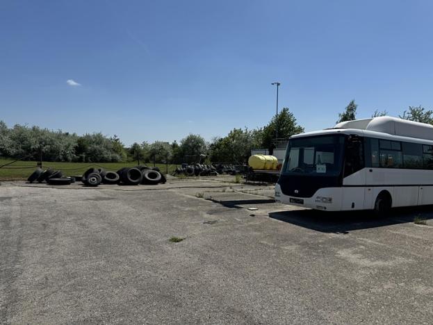 Pronájem pozemku pro komerční výstavbu, Holubice, 4000 m2