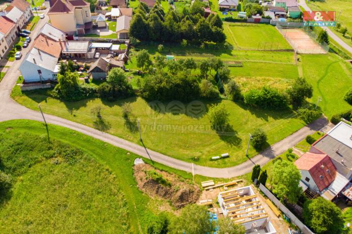 Prodej pozemku pro bydlení, Uhřice, 1958 m2