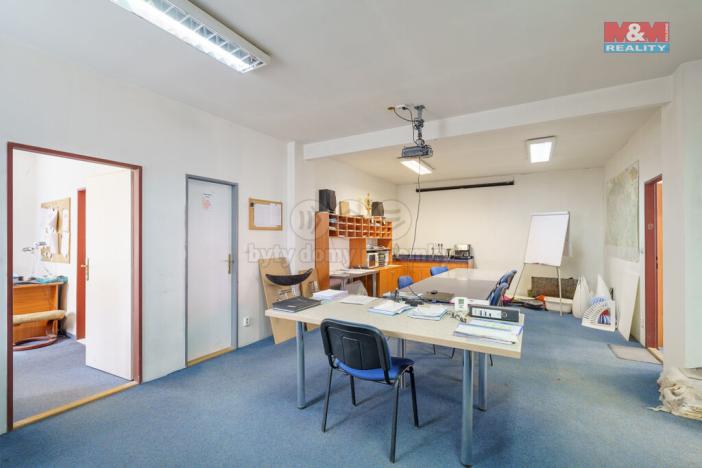 Prodej výrobních prostor, Karlovy Vary - Rybáře, Sokolovská, 2100 m2