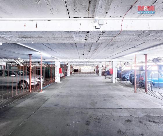 Pronájem garáže, Praha - Střížkov, Lovosická, 18 m2