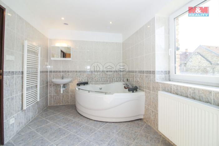 Prodej rodinného domu, Peruc - Radonice nad Ohří, 400 m2