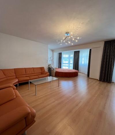 Prodej bytu 4+kk, Karlovy Vary, Zámecký vrch, 177 m2