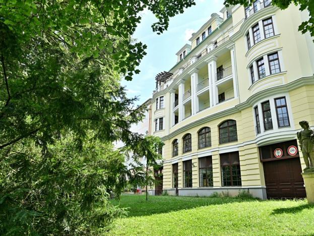 Prodej bytu 3+kk, Karlovy Vary, Zámecký vrch, 102 m2