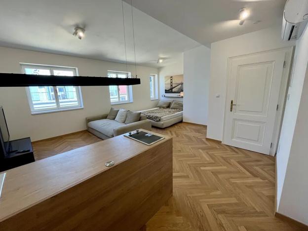 Pronájem bytu 1+kk, Praha - Nové Město, Malá Štěpánská, 31 m2