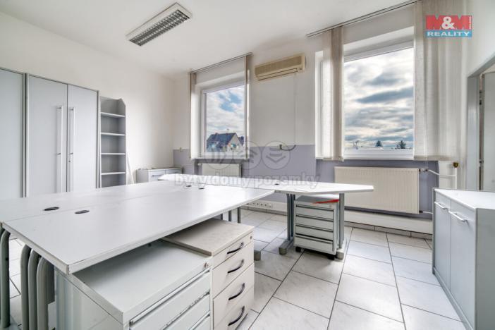 Prodej výrobních prostor, Planá, Zámecká, 2800 m2