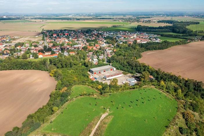 Prodej komerčního pozemku, Veleň, 18816 m2