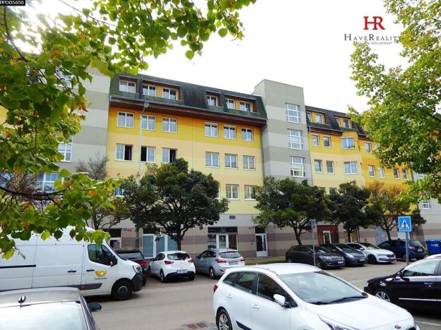 Pronájem bytu 1+kk, Praha - Hlubočepy, Voskovcova, 51 m2