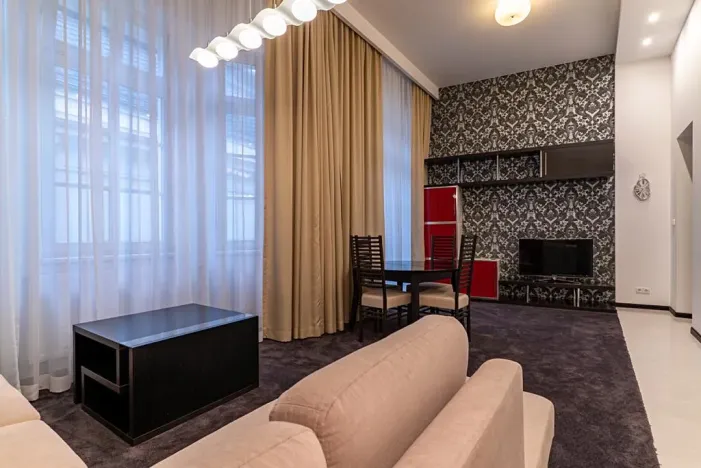 Prodej bytu 2+kk, Karlovy Vary, Divadelní náměstí, 65 m2