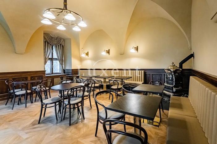 Prodej komerční nemovitosti, Mirošov, náměstí Míru, 1364 m2