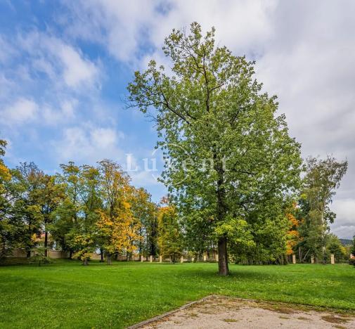 Prodej komerční nemovitosti, Mirošov, náměstí Míru, 1364 m2