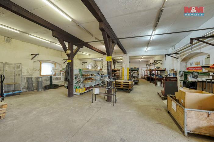 Prodej výrobních prostor, Chodová Planá, Kyjovská, 1564 m2