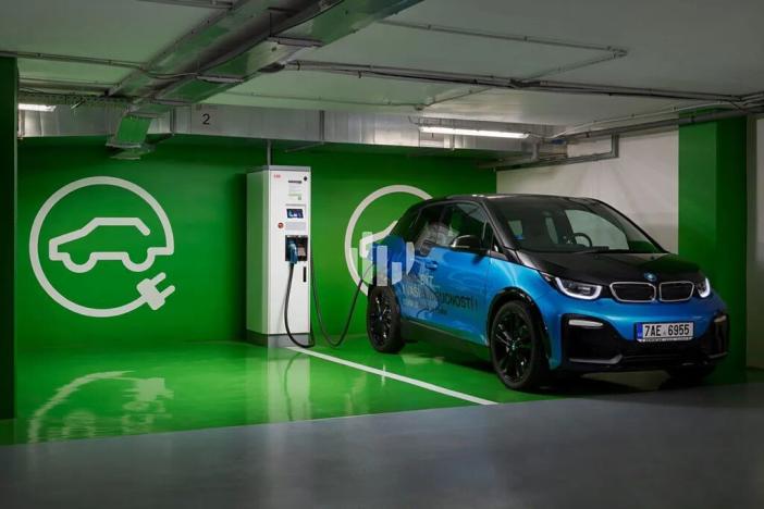 Pronájem kanceláře, Praha - Stodůlky, Bucharova, 1163 m2