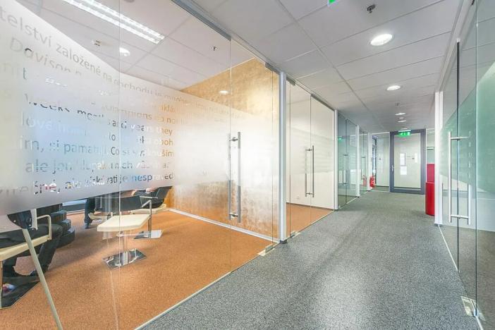 Pronájem kanceláře, Praha - Libeň, Českomoravská, 945 m2