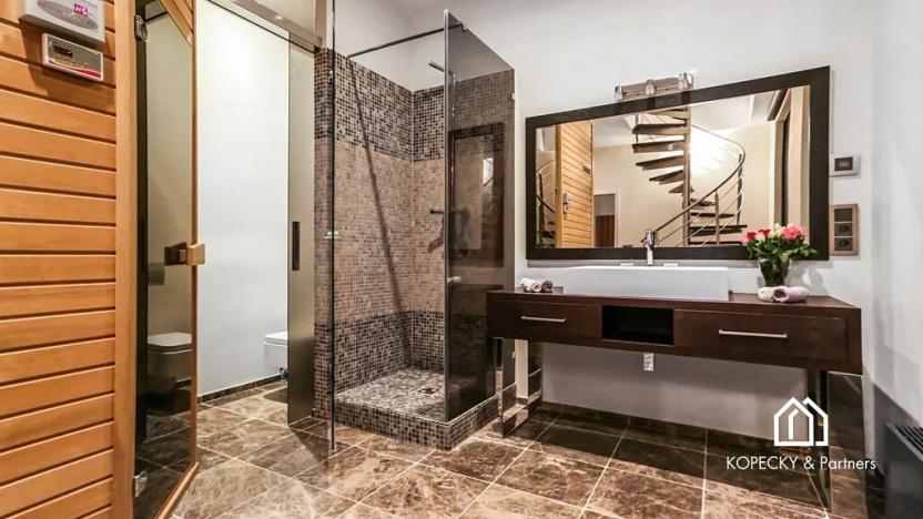 Prodej atypického bytu, Praha - Smíchov, Křížová, 428 m2