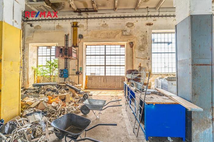 Pronájem skladu, Slaný, Netovická, 2000 m2