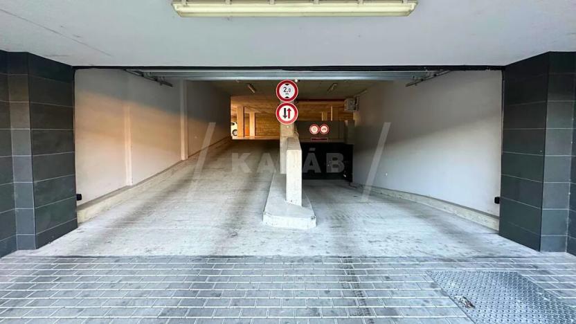 Prodej garážového stání, Brno, Kovářská, 14 m2