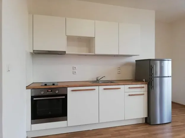 Pronájem bytu 1+kk, Praha - Holešovice, Malá Plynární, 38 m2