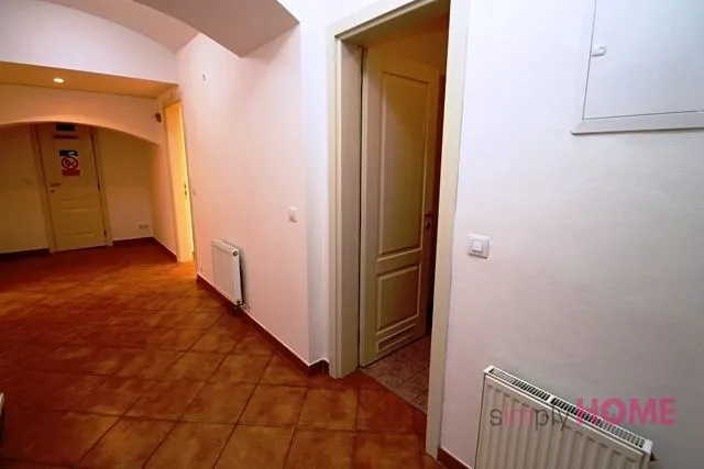 Pronájem kanceláře, Praha - Nové Město, Tyršova, 81 m2