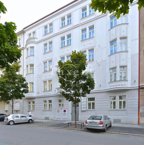 Pronájem bytu 2+kk, Praha - Vinohrady, Laubova, 74 m2