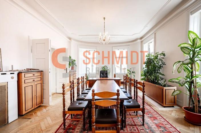 Prodej komerční nemovitosti, Mikulov, Pod Platanem, 3978 m2