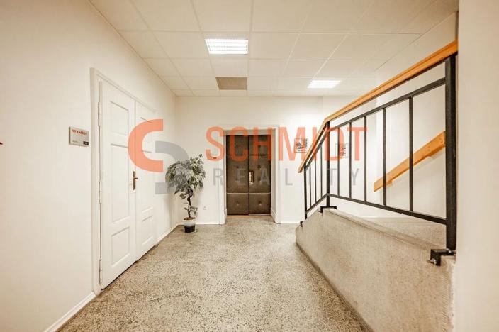 Prodej komerční nemovitosti, Mikulov, Pod Platanem, 3978 m2