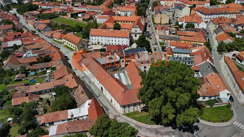 Prodej komerční nemovitosti, Mikulov, Pod Platanem, 3978 m2