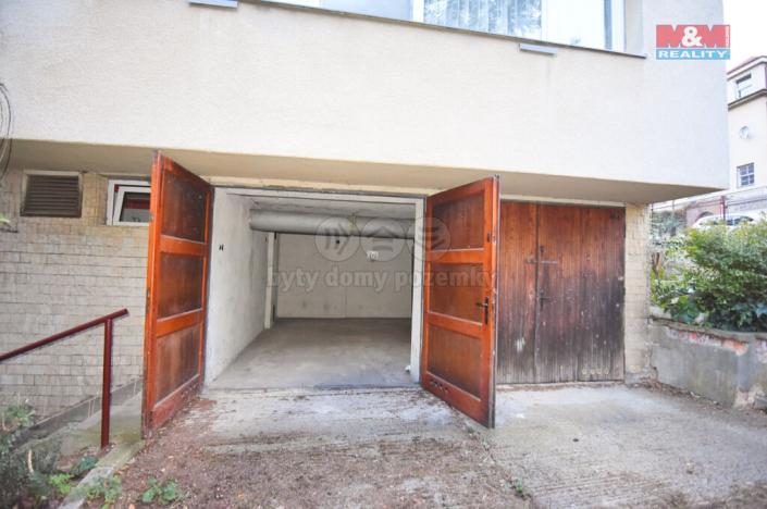 Pronájem garážového stání, Praha - Smíchov, U Mrázovky, 13 m2